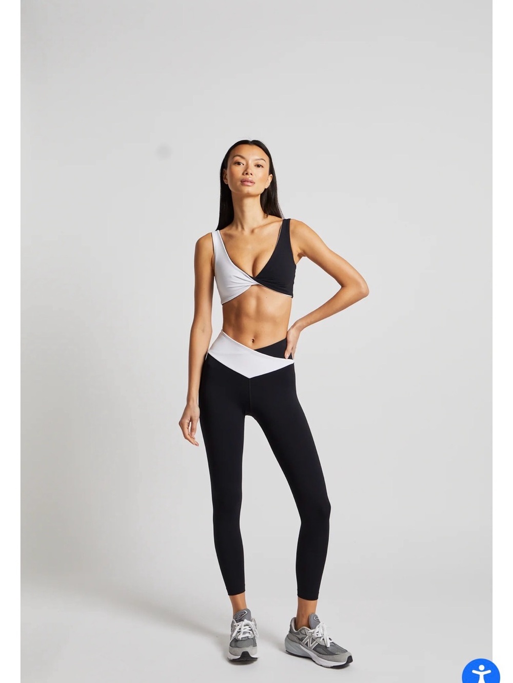 Soulcycle MUV Black and White swing leggings in Medium